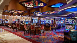 Người dùng Việt Nam chơi game slot trên điện thoại di động tại 33win99